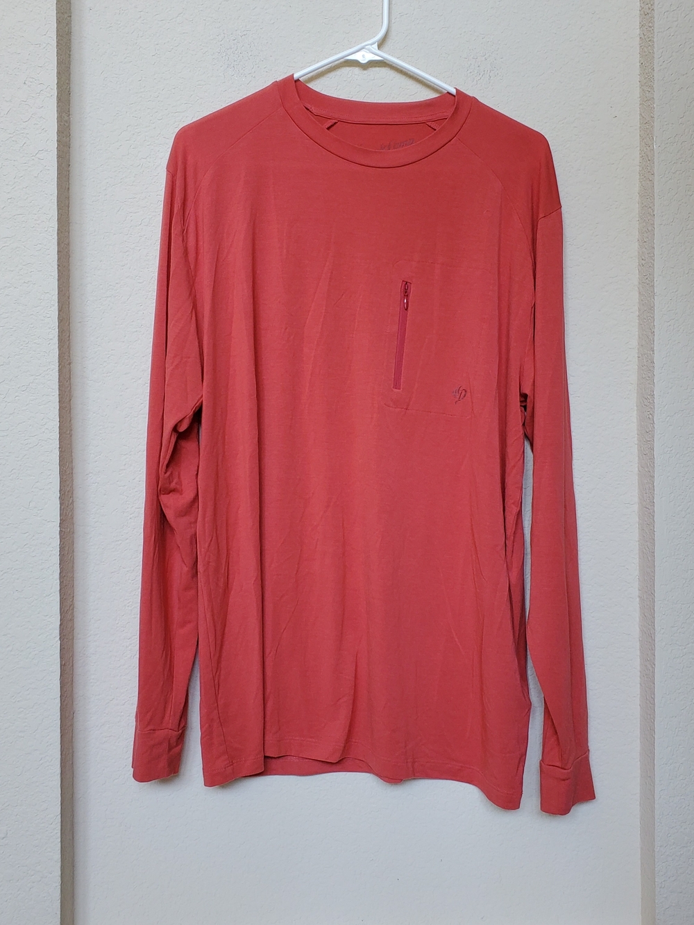 Duck Camp Men's Tee with Front Chest Zipper.  Size Large